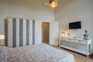 Iris Apartments by Mmega