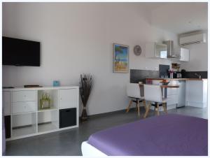 Appartements Hyeres - L'Ayguade - Plage a 400 m : photos des chambres