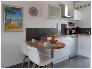 Appartements Hyeres - L'Ayguade - Plage a 400 m : photos des chambres