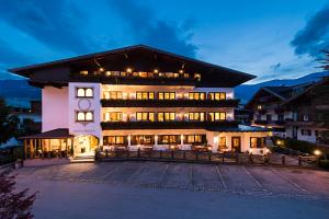 Hotell Hotel Zum Pinzger Stumm Austria