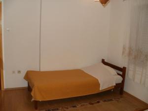 Apartments by the sea Ugljan - 14898