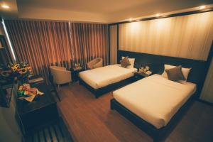 Friendship hotel