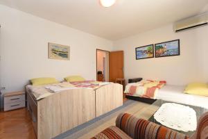 Apartments Josip 74