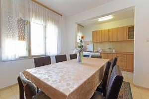 Apartments Josip 74