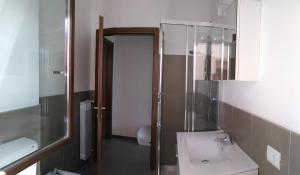 La Quiete 24 Lake view apartment by Gardadomusmea