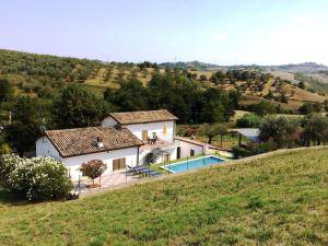 Holiday Home in Picciano with Swimming Pool