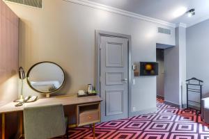 Grand Poet Hotel and SPA by Semarah