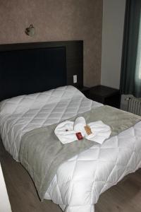 Hotels Hotel restaurant MARTINEZ : photos des chambres