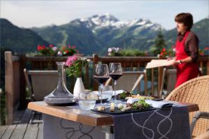 Hotels Hotel La Ferme du Chozal, Chalet de tradition : photos des chambres