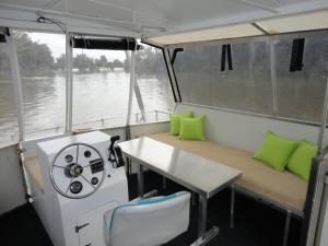 Moama on Murray Houseboats