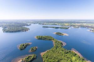 Domki letniskowe nad jeziorem Narie Pojezierce