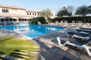 Hotels Logis Hostellerie De L'Abbaye : photos des chambres