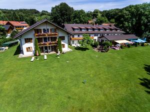 3 stern hotel Landhotel Huber am See Oberambach Deutschland