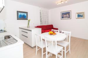Avenue Apartment 
