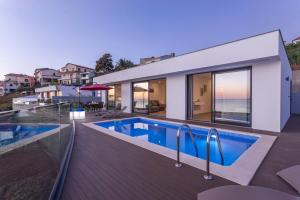 Searenity Vacation Home II by Travel to Madeira