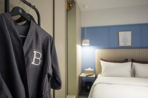 Brown-Dot Hotel Choeup
