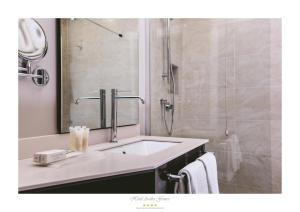 Superior Double or Twin Room with Balcony and Lake View room in Araba Fenice Hotel