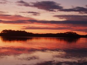 Regatta Point Tavern & Holiday Villas