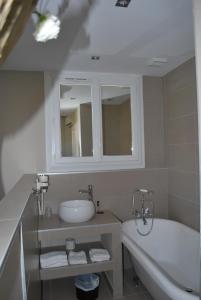 Hotels Hotel St Sernin : photos des chambres
