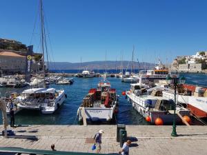 Hotel Sophia Hydra Greece