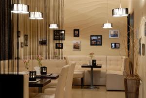 7 Days Hotel Kamyanets-Podilskyi