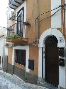 Two-Bedroom Apartment - Split Level