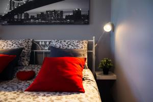 Romeo & Juliet -Modern & Stylish Apartment With City View in Egaleo-Athens