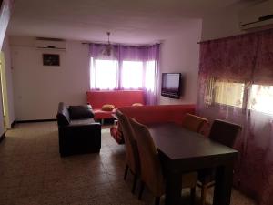 5-Room Apartment on Eilot 68, Ferienwohnungen - Eilat