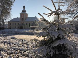 Penzion Zámek Lešany