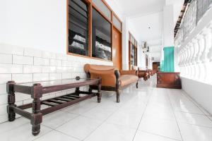 RedDoorz Plus near Alun Alun Selatan