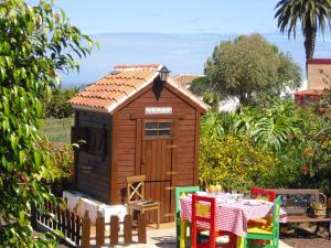Finca El Picacho Apartments in the countryside 2 Km from the beach