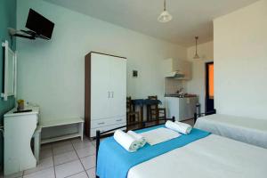 Contaratos Holiday Lettings Kythira Greece