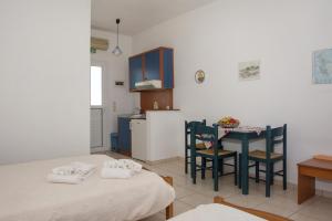 Contaratos Holiday Lettings 2 Kythira Greece