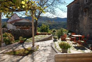 Pliskovica Youth Hostel 