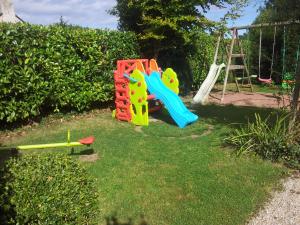 Maisons de vacances Maison avec jardin, baby foot, flipper, table de ping pong, a 1km a pied Omaha beach et pres Port en Bessin : photos des chambres