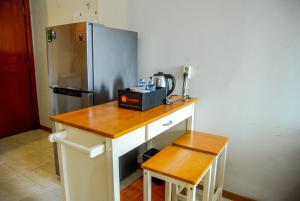 Best Price 1BR Grand Palace Near JIEXPO Kemayoran By Travelio