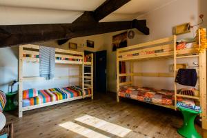 Auberges de jeunesse Nami House : Lit dans Dortoir Mixte de 4 Lits
