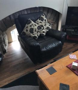 Scardroy Homes Inverness - Central 2 Bedroom with Parking WiFi Smart TVs Sleeps up to 6