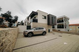 Apartment Eveline - 3hvězdičkové hotely ve městě Petrcane