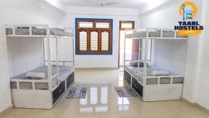 Yaarl Hostels