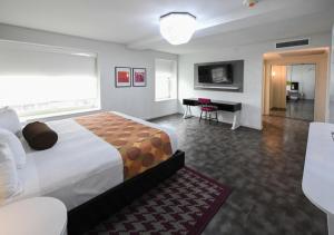 Queen Room - Disability Access room in TRYP by Wyndham Newark Downtown