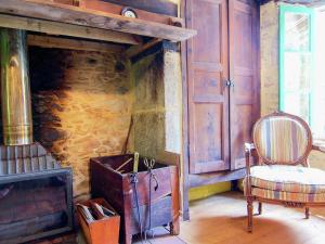 Maisons de vacances Quaint Cottage in Juillac with Private Garden : photos des chambres