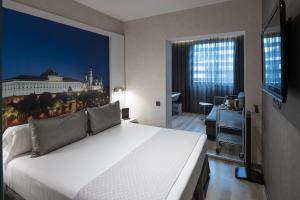 Junior Suite room in Catalonia Gran Via BCN