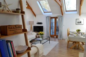 Tremodrett House Barn