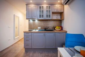 Studio Apartment Kris by Irundo