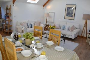 Tremodrett House Barn