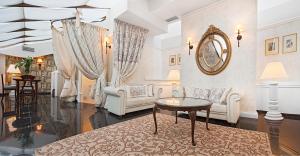 Luxury Suite room in Bonerowski Palace