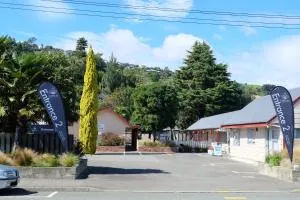 Castles Motel & Driftwood Motel - 圣阿诺