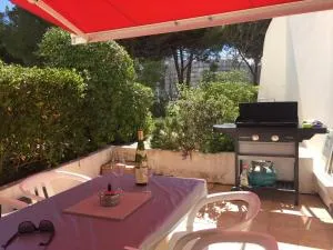 studio parking 5 min de la plage - لا غراند موت