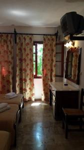 Economy Double Room with Garden View